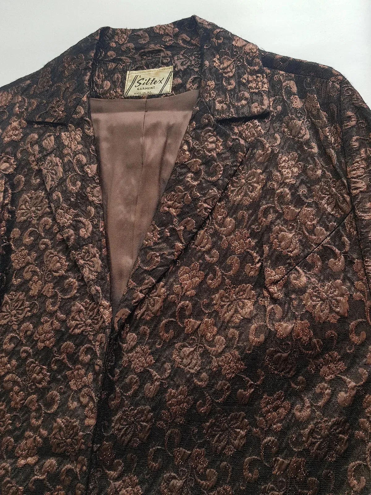 1950s Vintage Bronze Evening Coat with Fur Sleeves - Floral Metallic Print - Immaculate Tailoring - Fully Lined