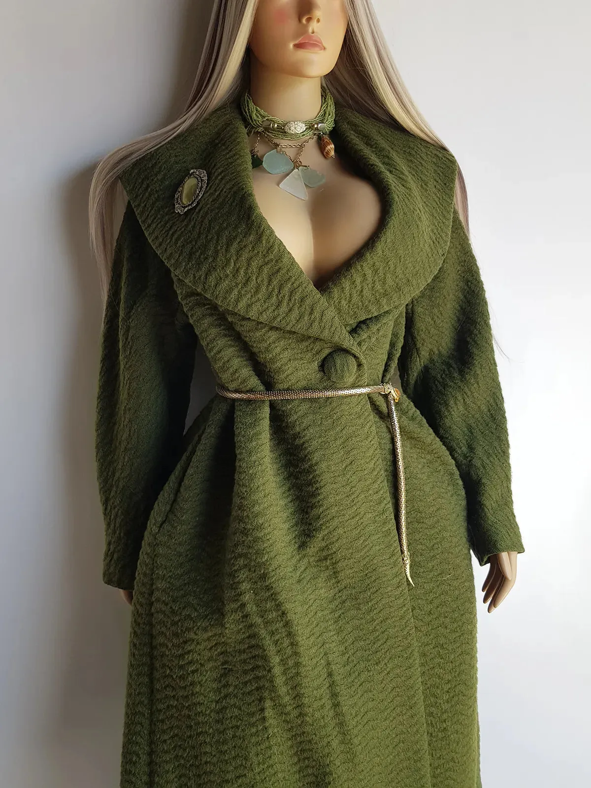 1950s Vintage Wool Hourglass Coat in Incredible Olive Green & Ornate Lapel Brooch - Knee Length - Immaculate Tailoring - Emerald Green Lining