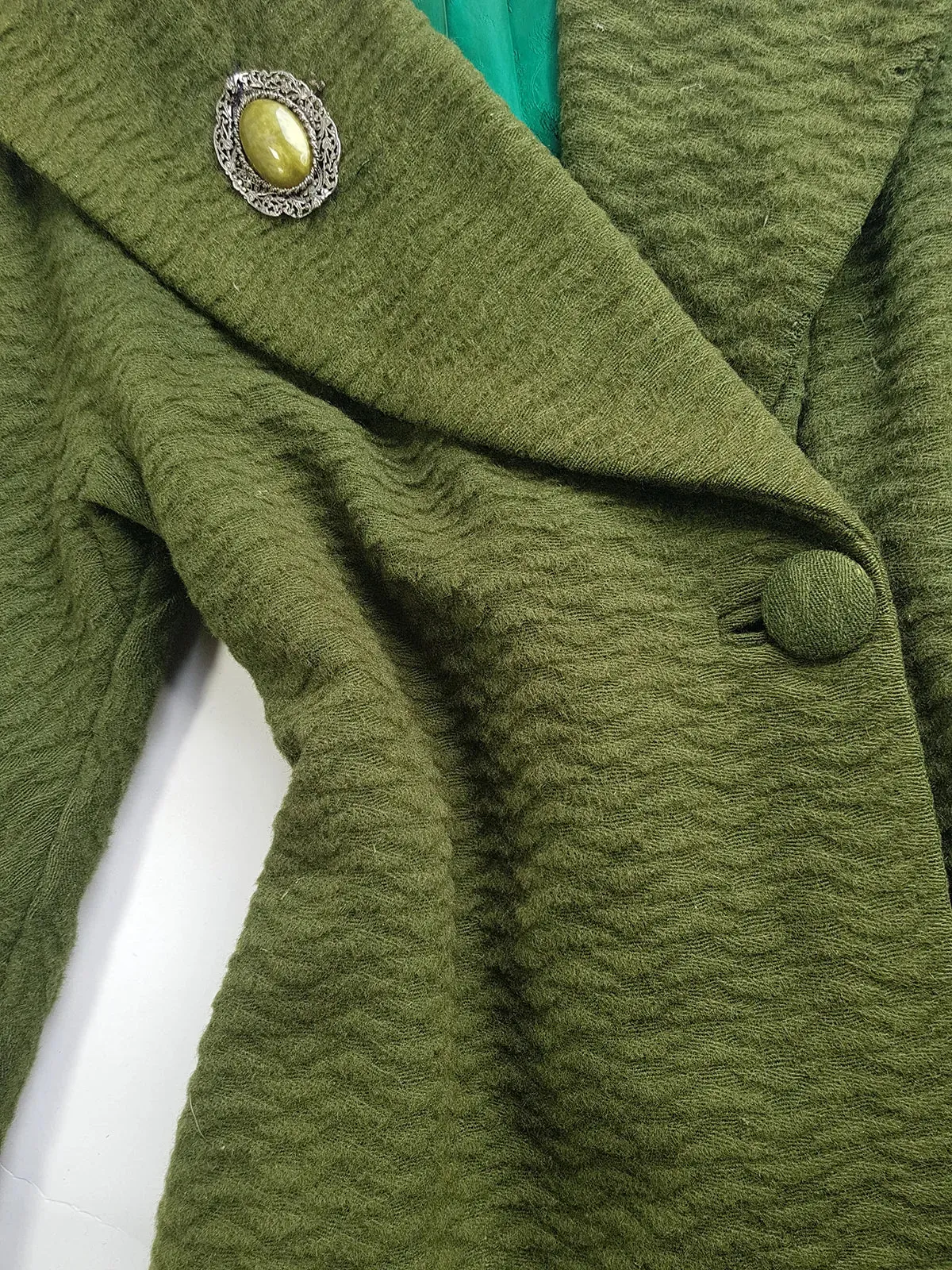 1950s Vintage Wool Hourglass Coat in Incredible Olive Green & Ornate Lapel Brooch - Knee Length - Immaculate Tailoring - Emerald Green Lining