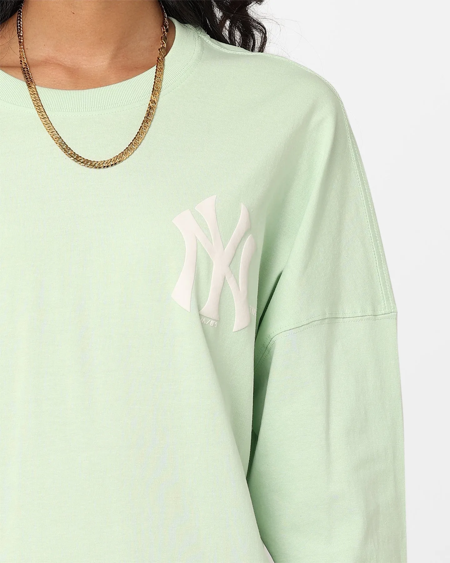 Majestic Athletic Women's New York Yankees Oversized Hiri Long Sleeve T-Shirt Mint