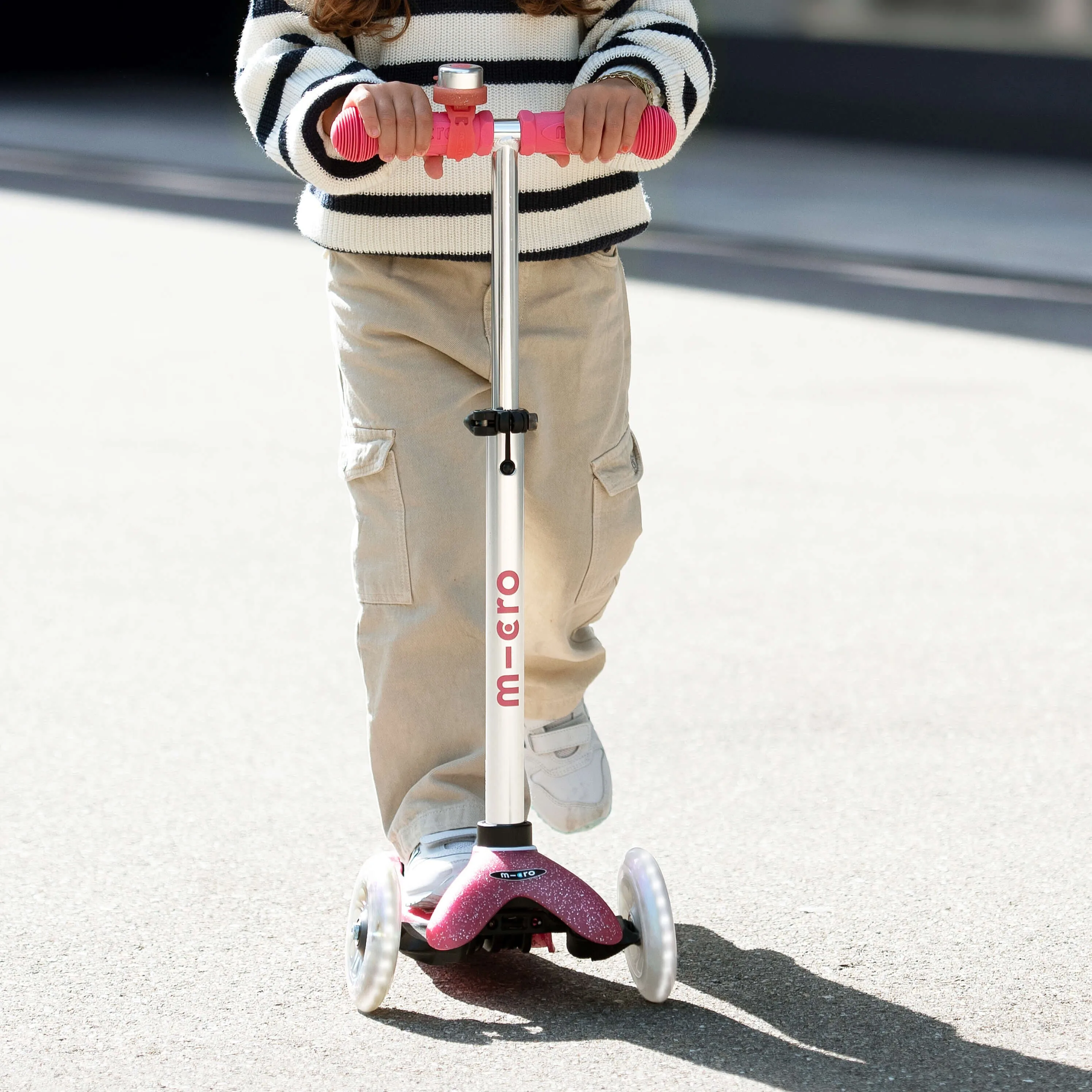 Micro Scooters Glitter Mini Micro Scooter Deluxe LED - Pink