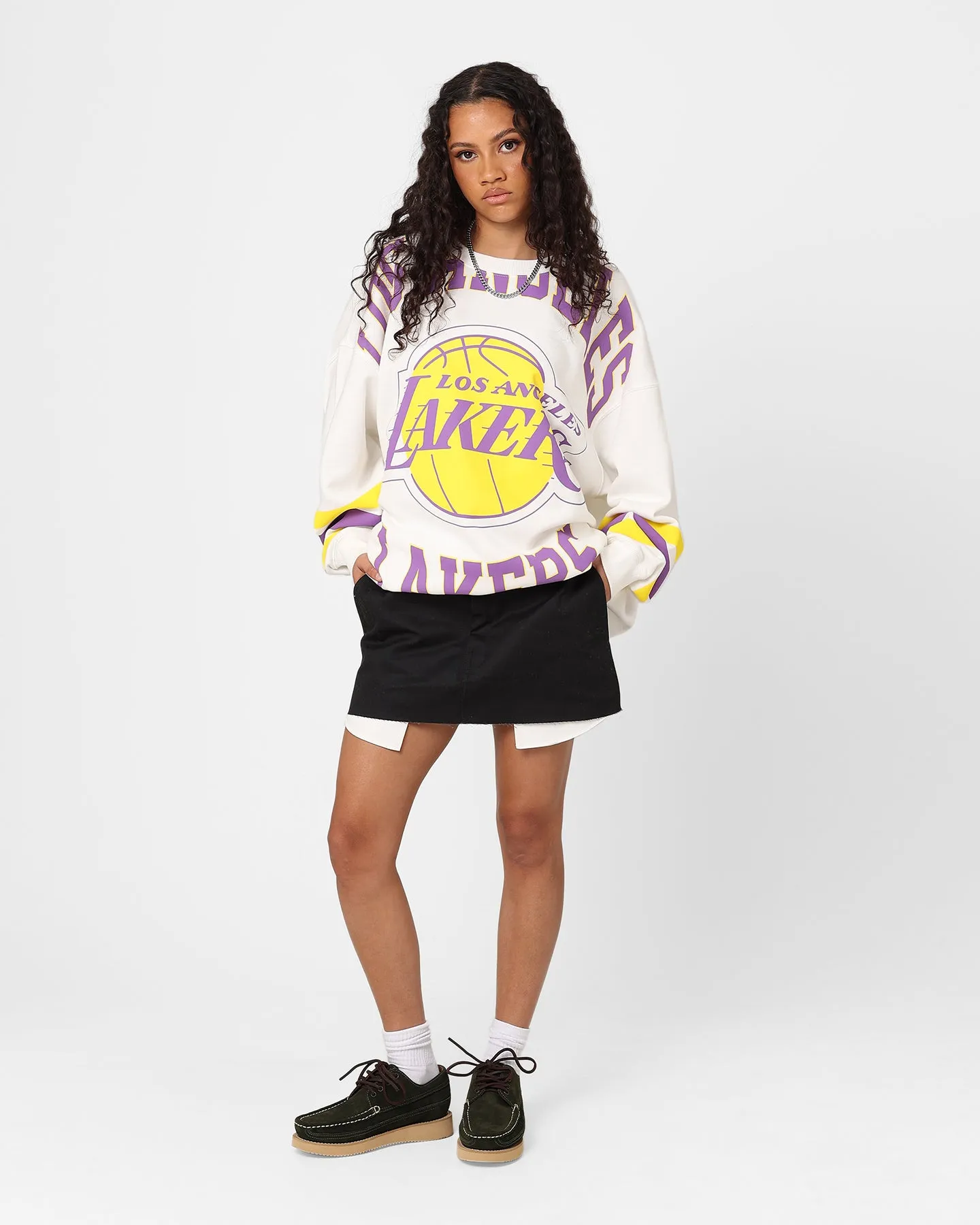 Mitchell & Ness Women's Los Angeles Lakers Hockey Vibe Crewneck Vintage White