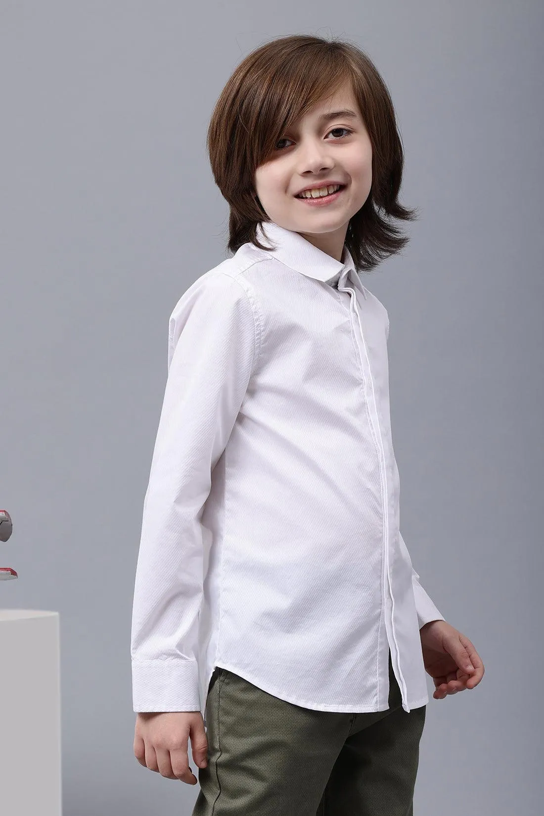 One Friday Kids Boys Full Sleeves Cotton Collared Shirt with Bow