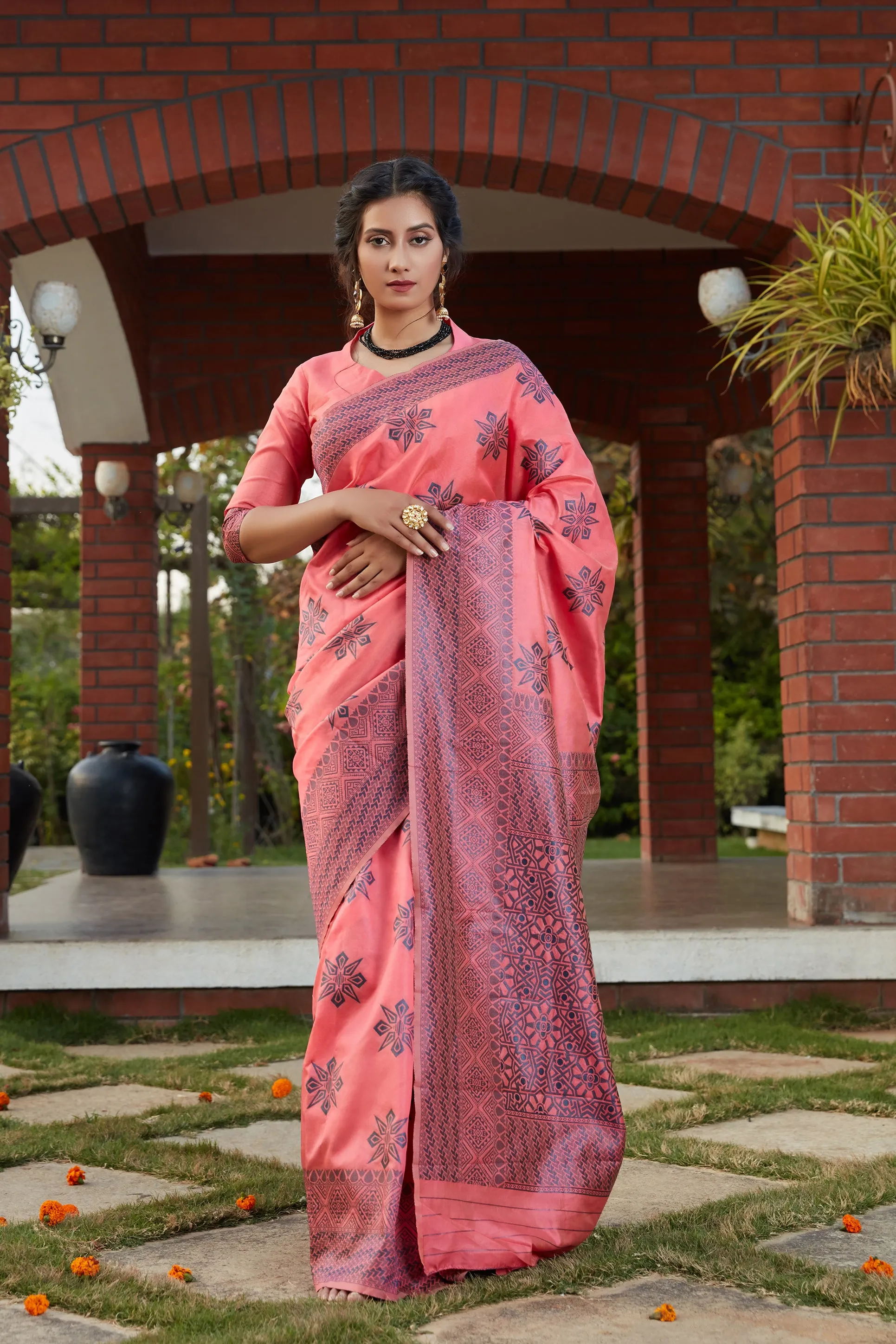 Pink Color Function Wear Trendy Weaving Work Saree In Art Silk Fabric