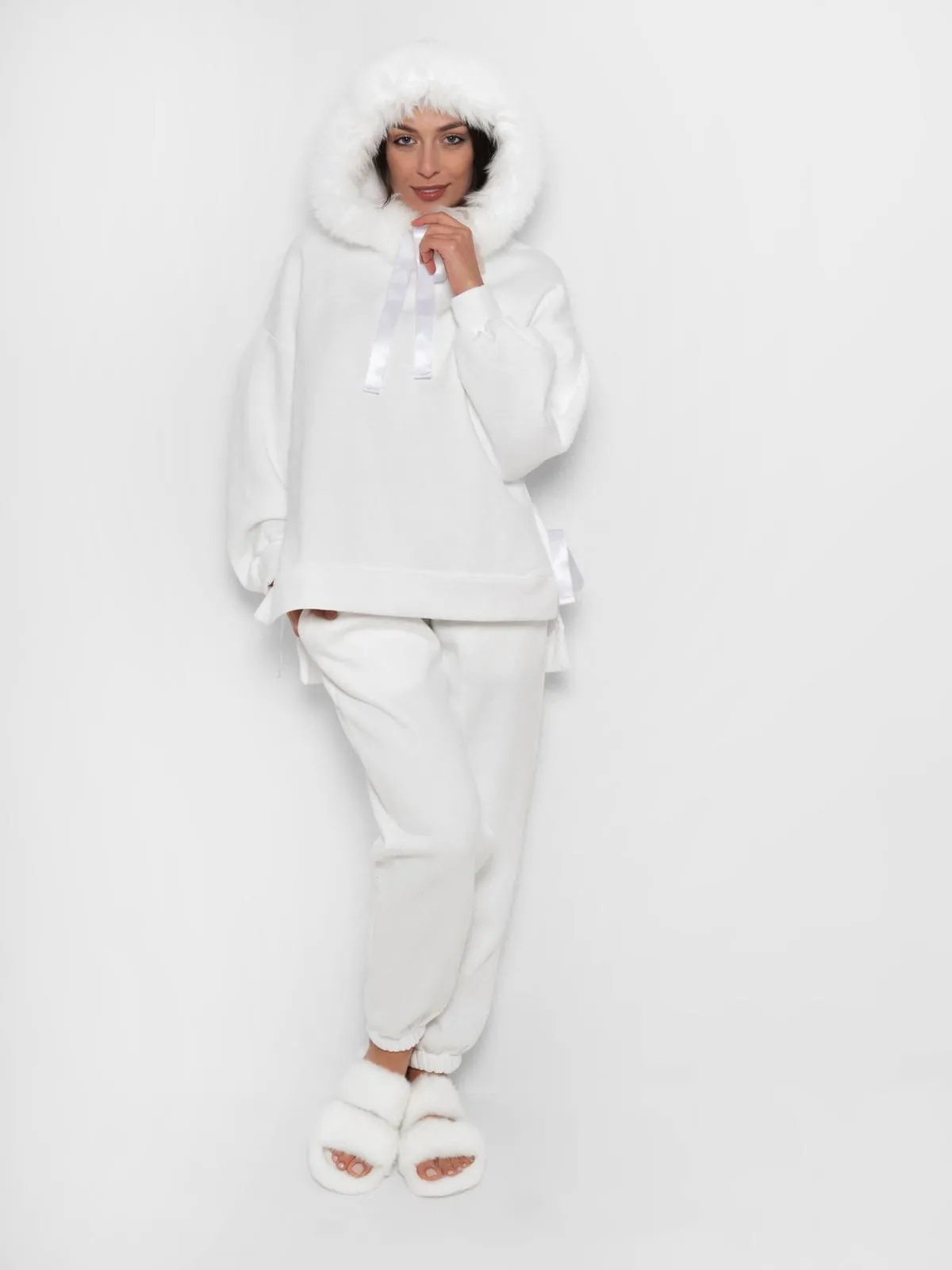 Porto Cervo - Tracksuit with White Fox edging