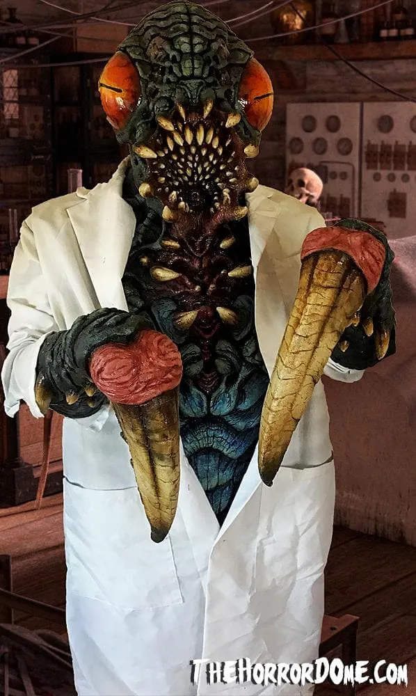 "Evolve Bug in Lab Coat" HD Studios Pro Costume