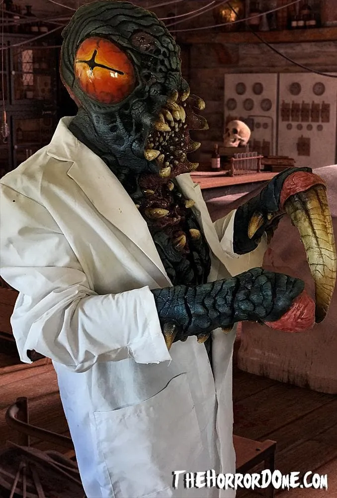 "Evolve Bug in Lab Coat" HD Studios Pro Costume