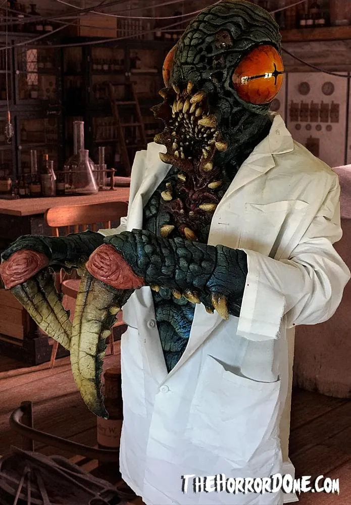 "Evolve Bug in Lab Coat" HD Studios Pro Costume