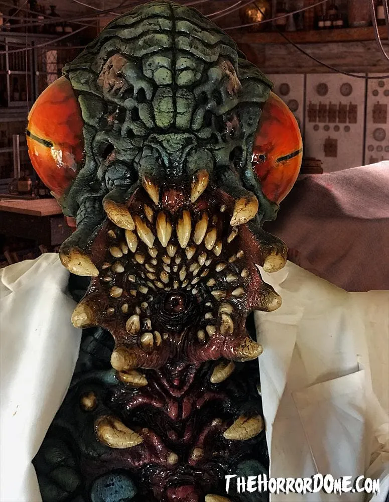 "Evolve Bug in Lab Coat" HD Studios Pro Costume