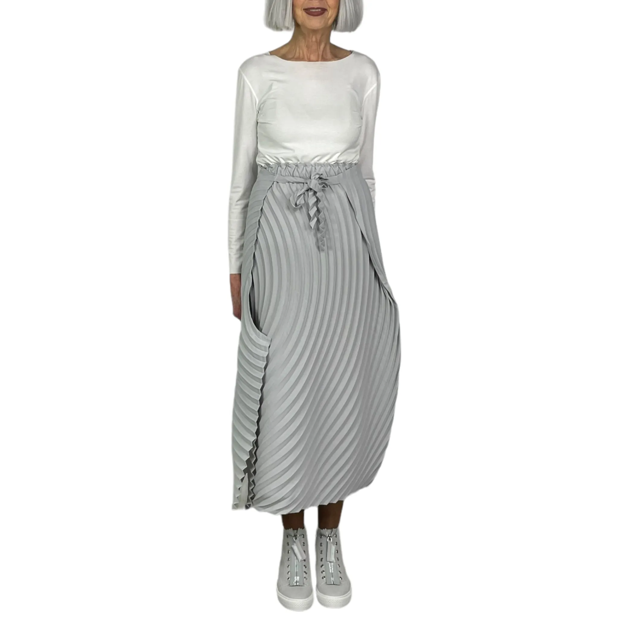 RESONANT PLEATS SKIRT