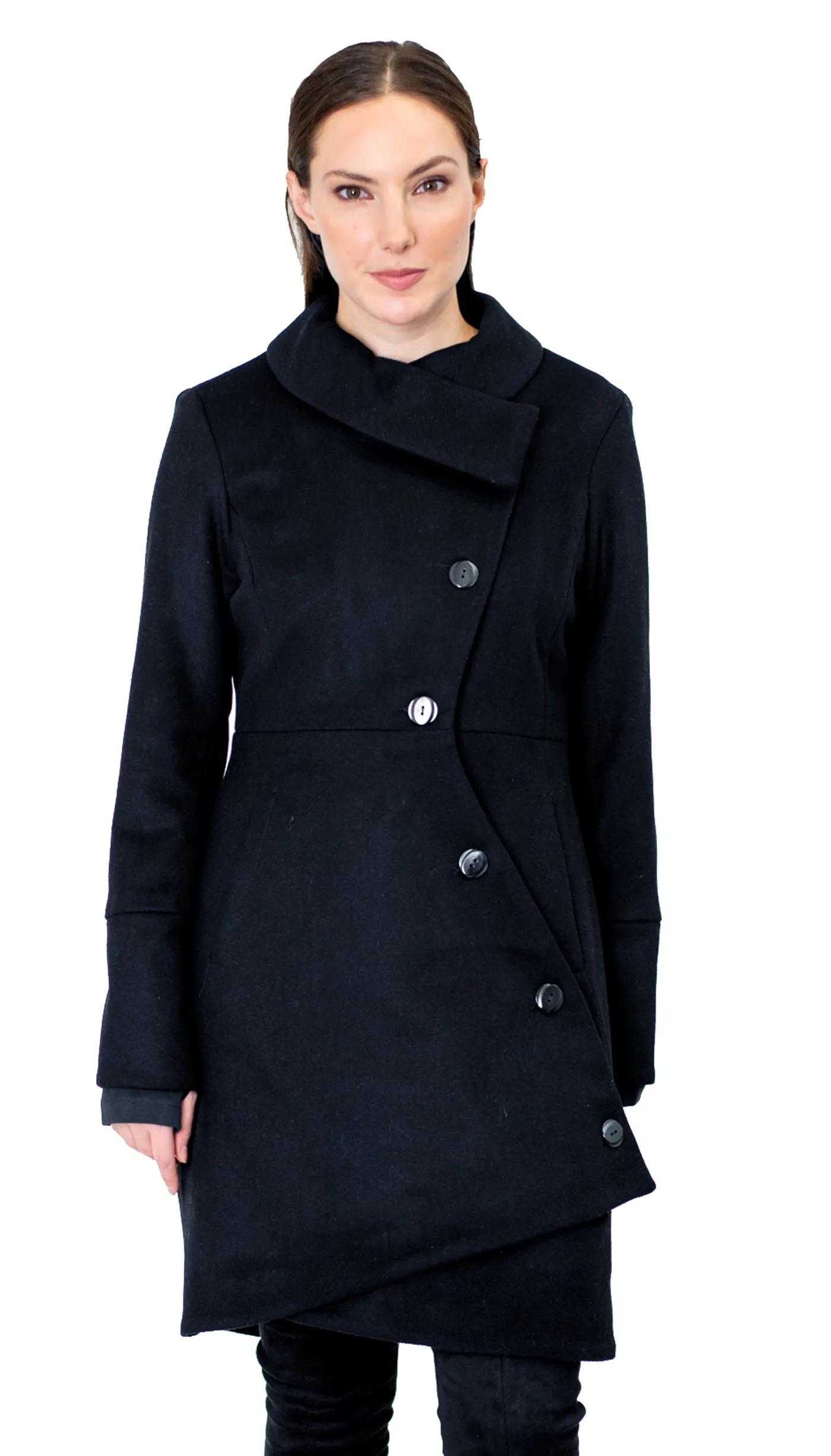 Swerve Coat in Wool/ Nylon/Cashmere / Black