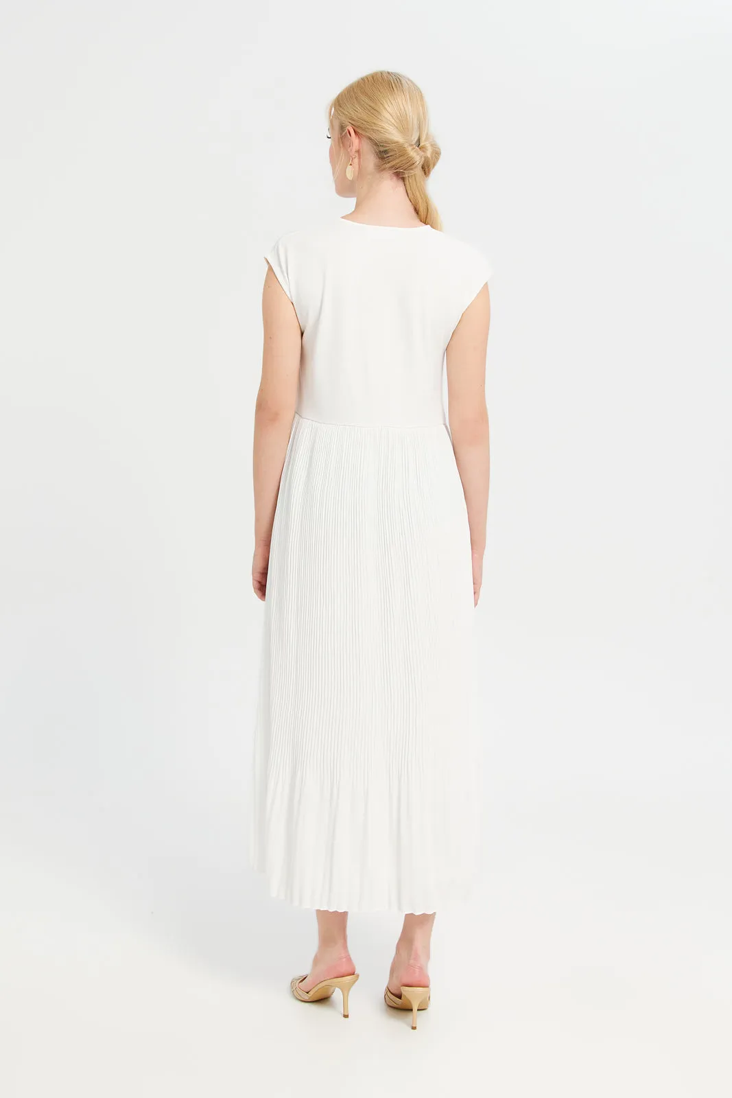 Women White Plain Pleated Dress