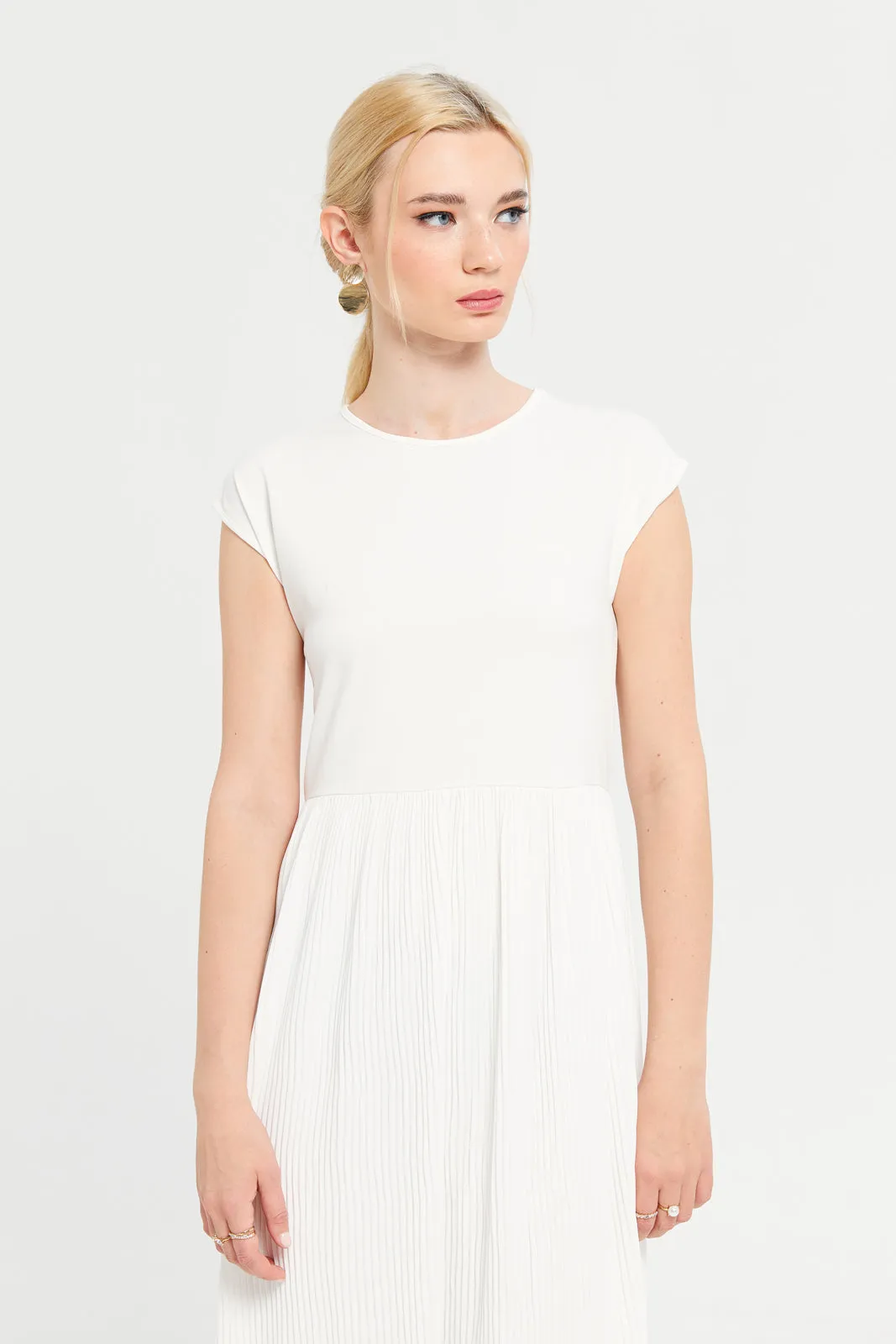 Women White Plain Pleated Dress