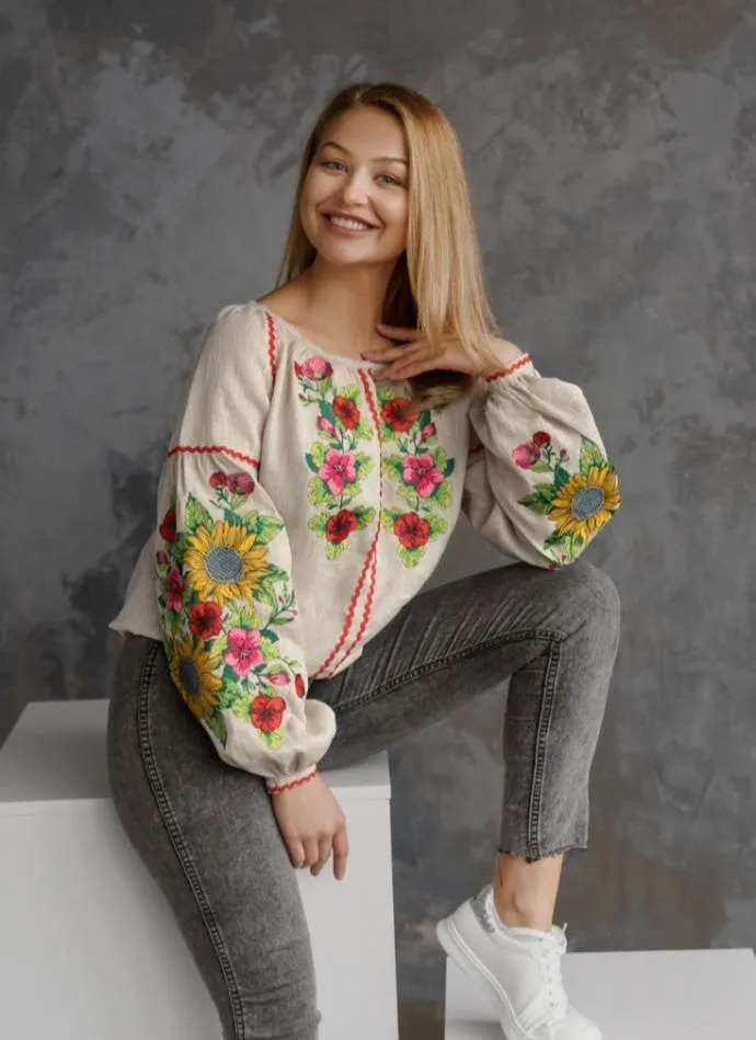 Women's blouse with sunflower embroidery